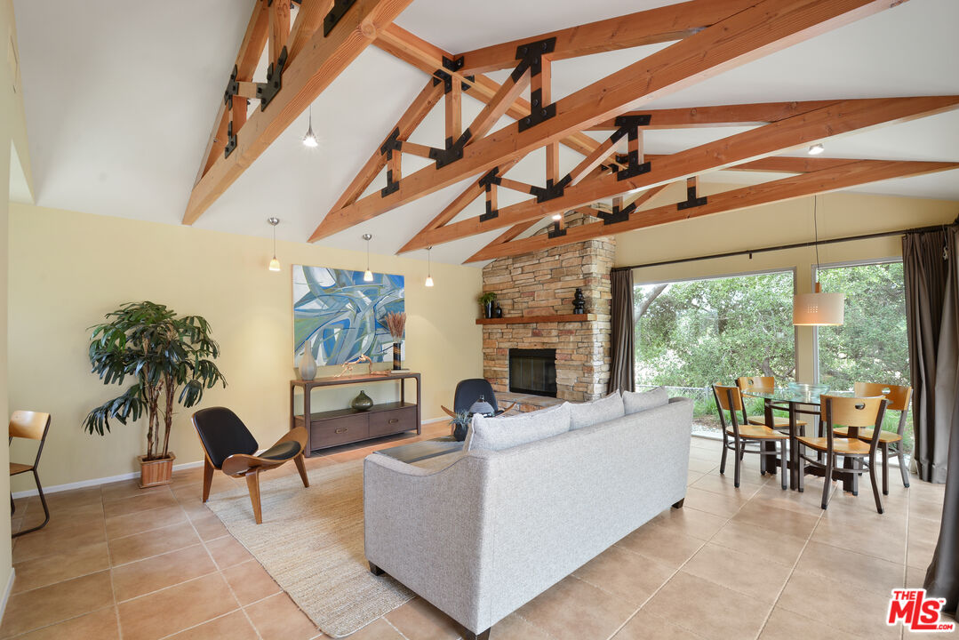 1405 Riviera Drive Pasadena, CA 91107 - Photo 9 of 21