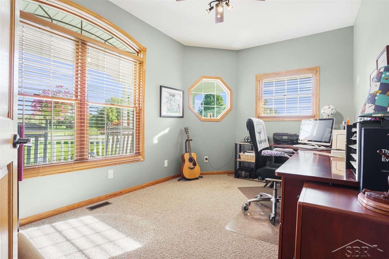 1573 West Freeland Road Saginaw, MI 48604 - Photo 33 of 96 Office