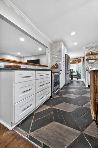 a front view of house with yard