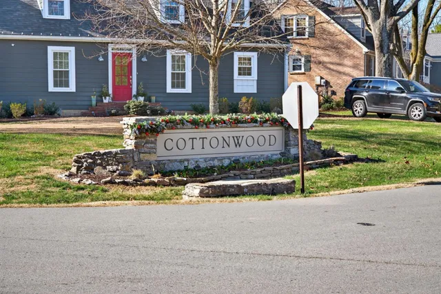 $879,900 | 511 Arbor Drive, Franklin, TN 37069