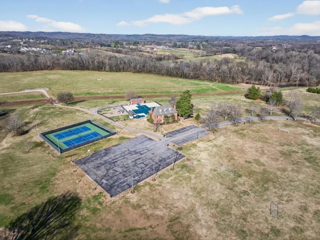 $879,900 | 511 Arbor Drive, Franklin, TN 37069