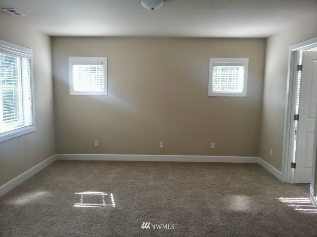 20049 94th Avenue Northeast Bothell, WA 98011 - Photo 12 of 23