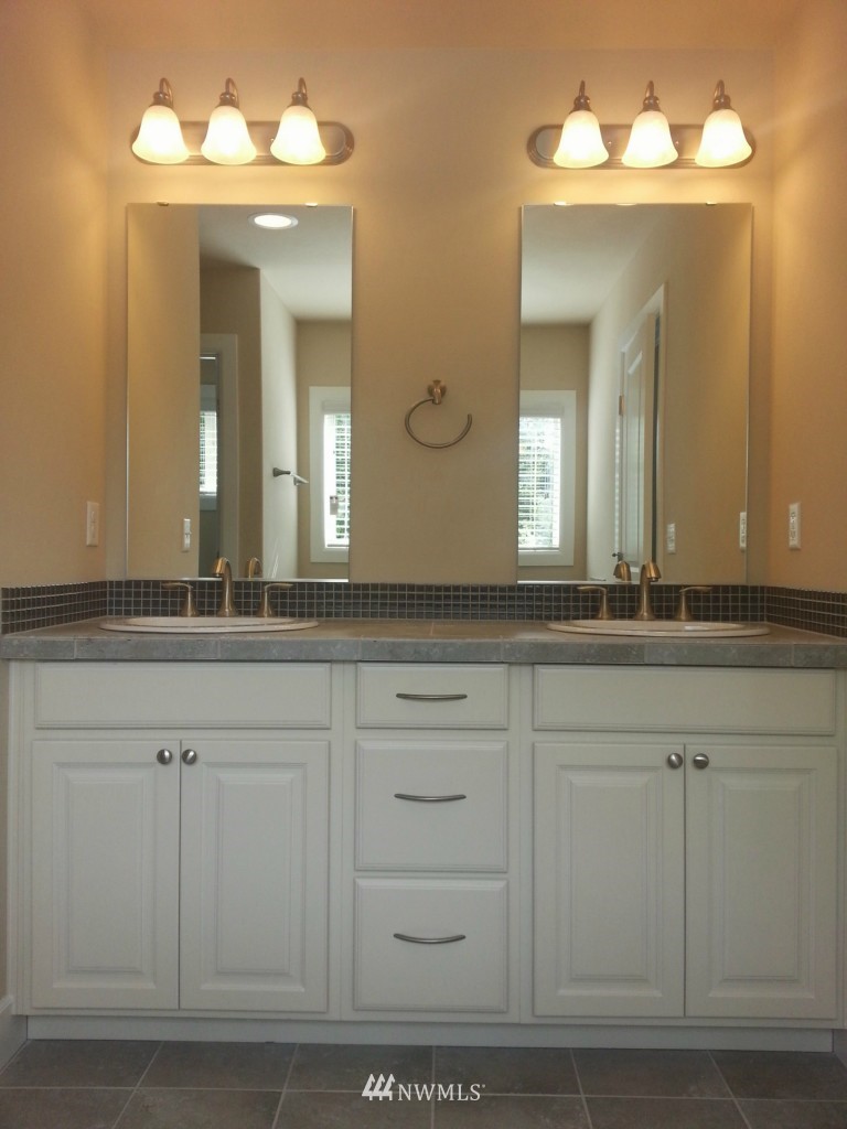 20049 94th Avenue Northeast Bothell, WA 98011 - Photo 13 of 23