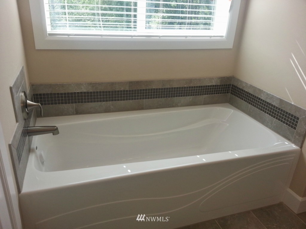 20049 94th Avenue Northeast Bothell, WA 98011 - Photo 14 of 23