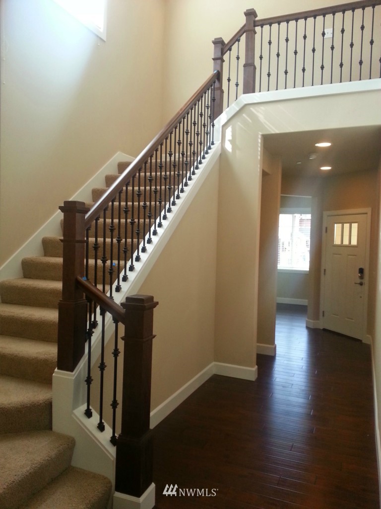 20049 94th Avenue Northeast Bothell, WA 98011 - Photo 3 of 23