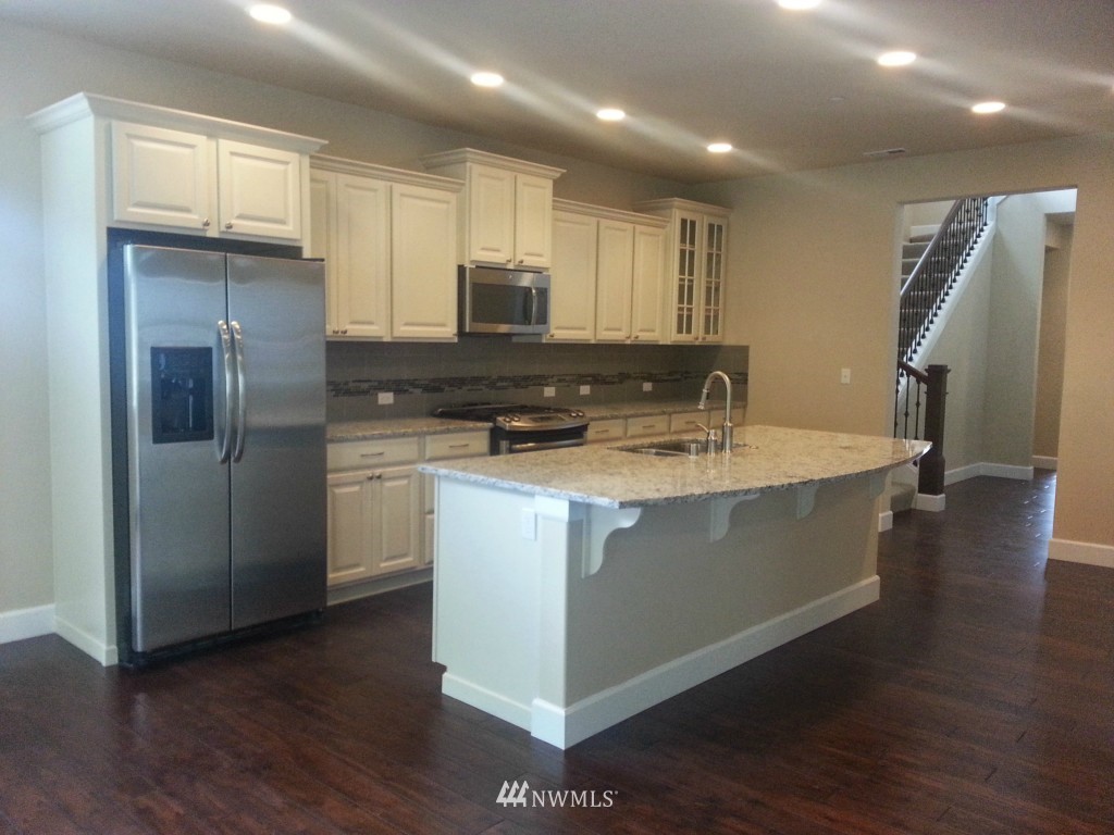 20049 94th Avenue Northeast Bothell, WA 98011 - Photo 4 of 23