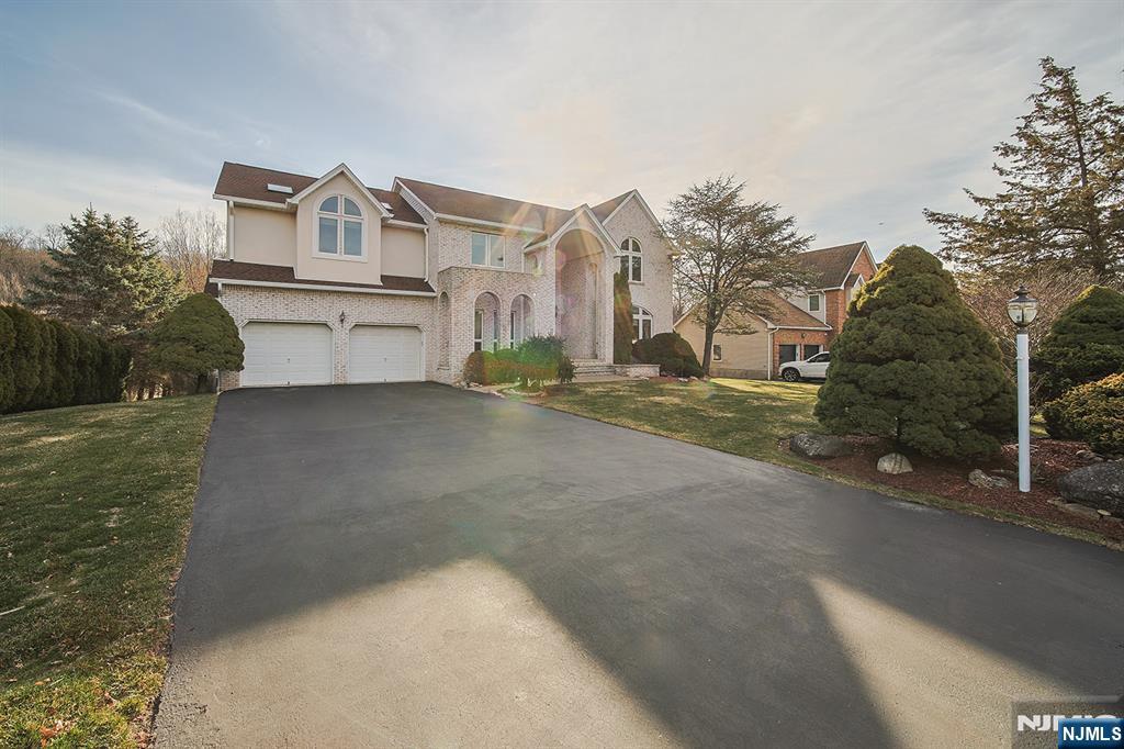 19 Dave Espie Way Wayne, NJ 07470 - Photo 2 of 49