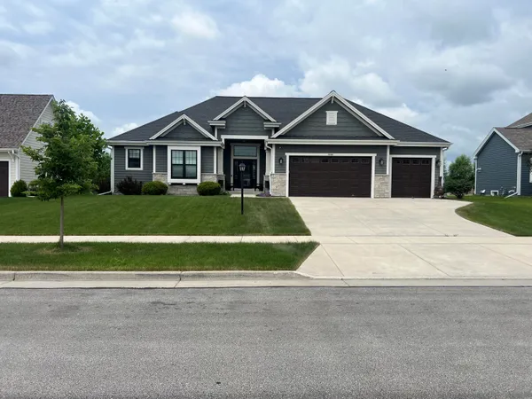 $749,900 | 10163 South Woodside Court, Franklin, WI 53132