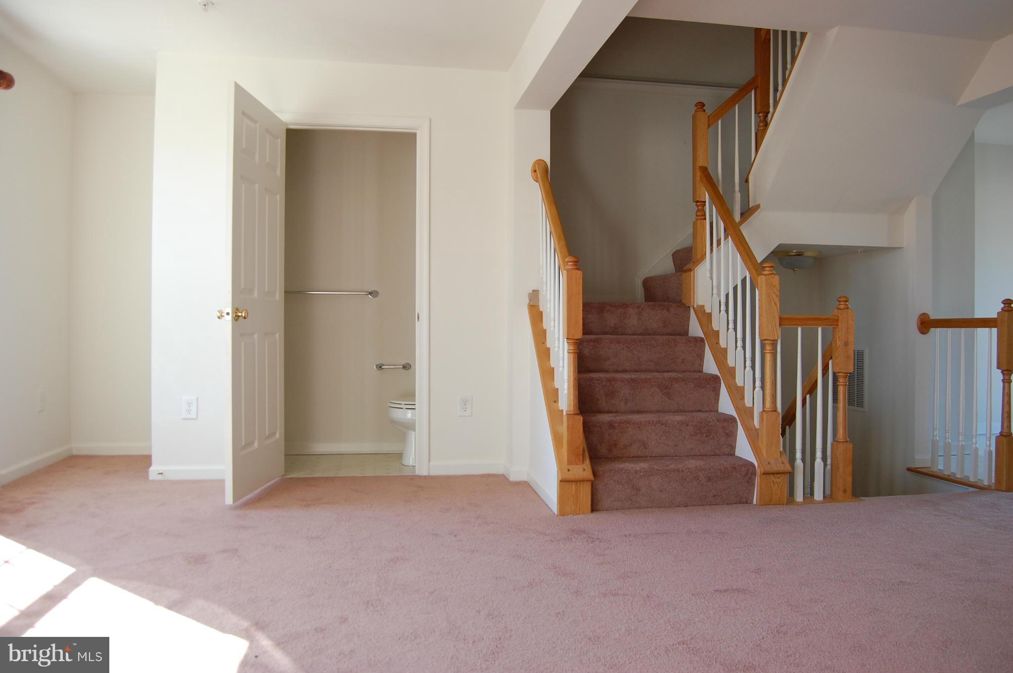 7636 Fairbrook Road Baltimore, MD 21244 - Photo 13 of 19 Living Room