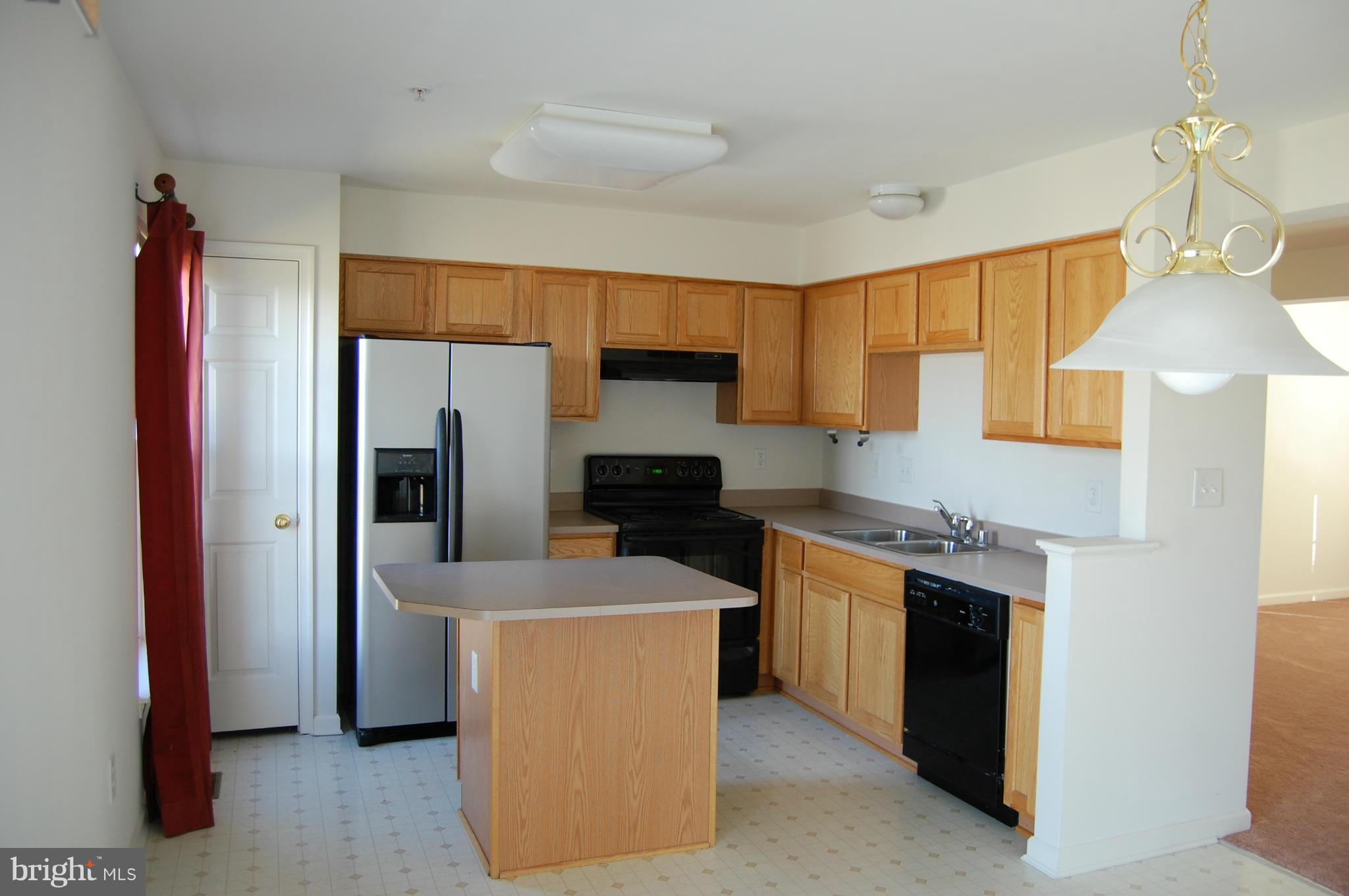 7636 Fairbrook Road Baltimore, MD 21244 - Photo 7 of 19 Spacious eat in Kitchen