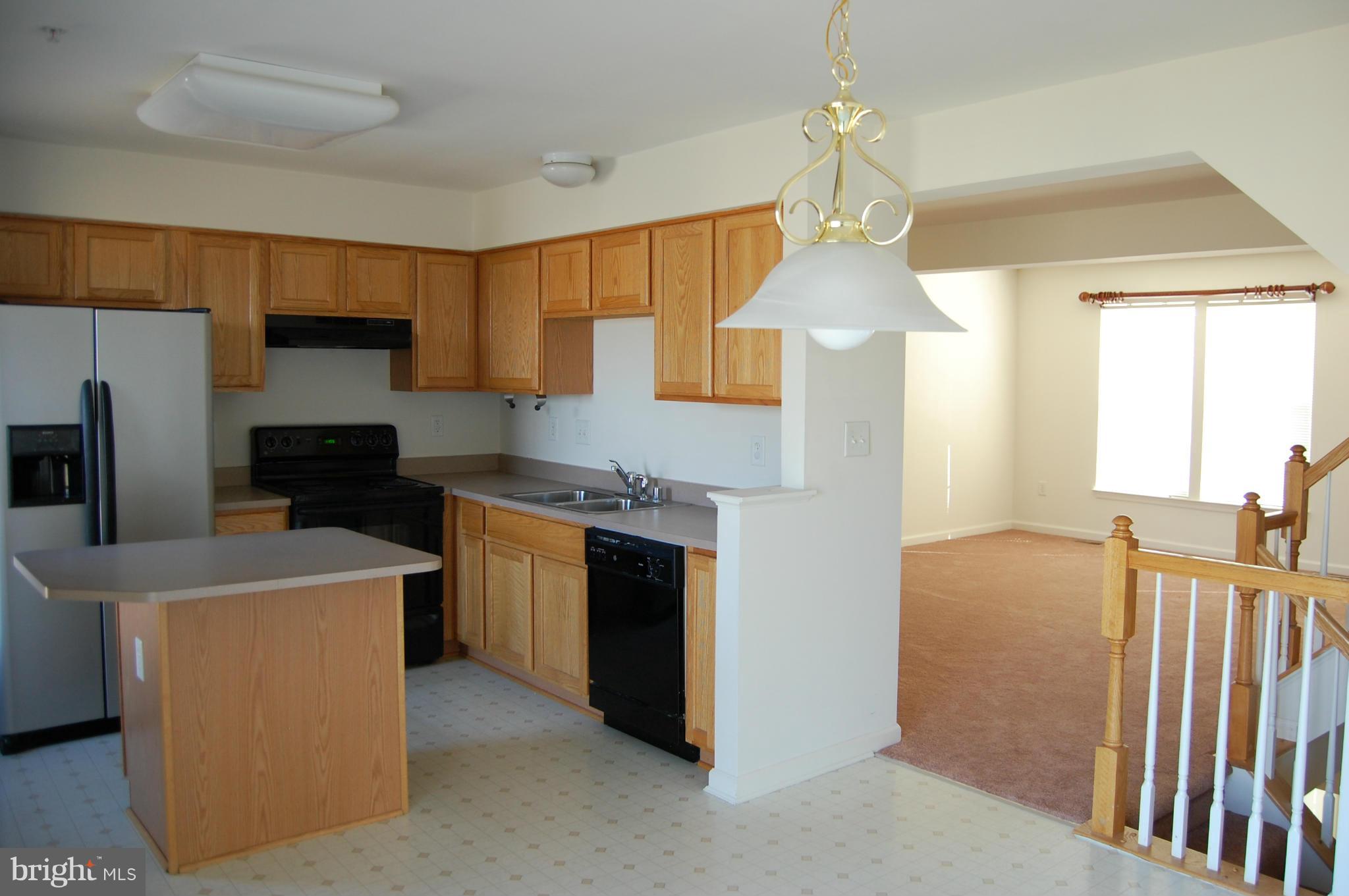 7636 Fairbrook Road Baltimore, MD 21244 - Photo 8 of 19 Open feel to main level