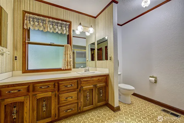 $1,500,000 | 5008 169th Street Southeast, Bothell, WA 98012