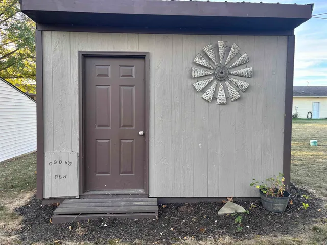 $205,000 | 1224 West Clark, Berne, IN 46711