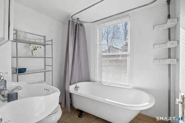 $1,250 | 316 Wilson Street, Unit 3, Waterbury, CT 06708