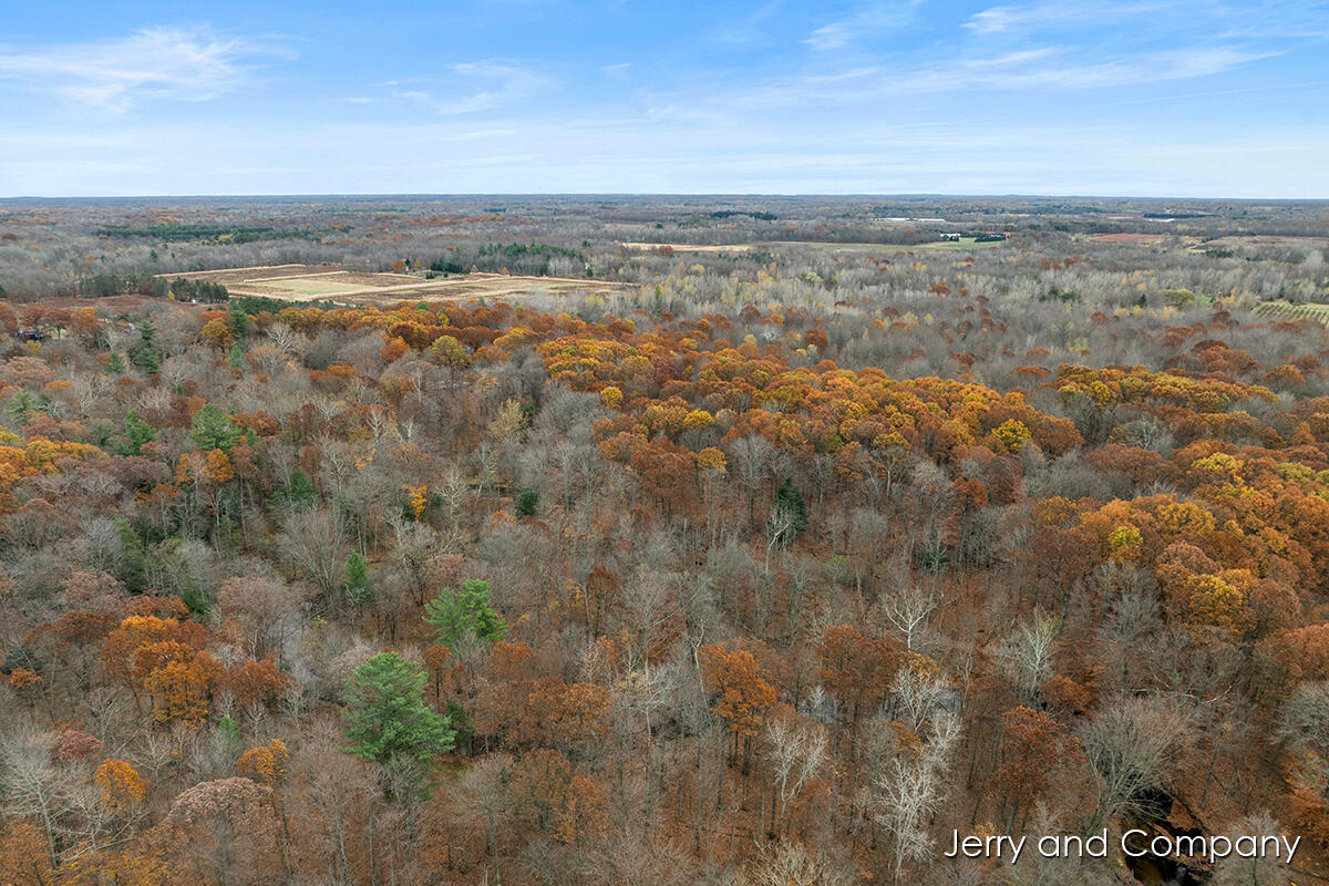 105th Avenue Pullman, MI 49450 - Photo 33 of 39 IMG_1023