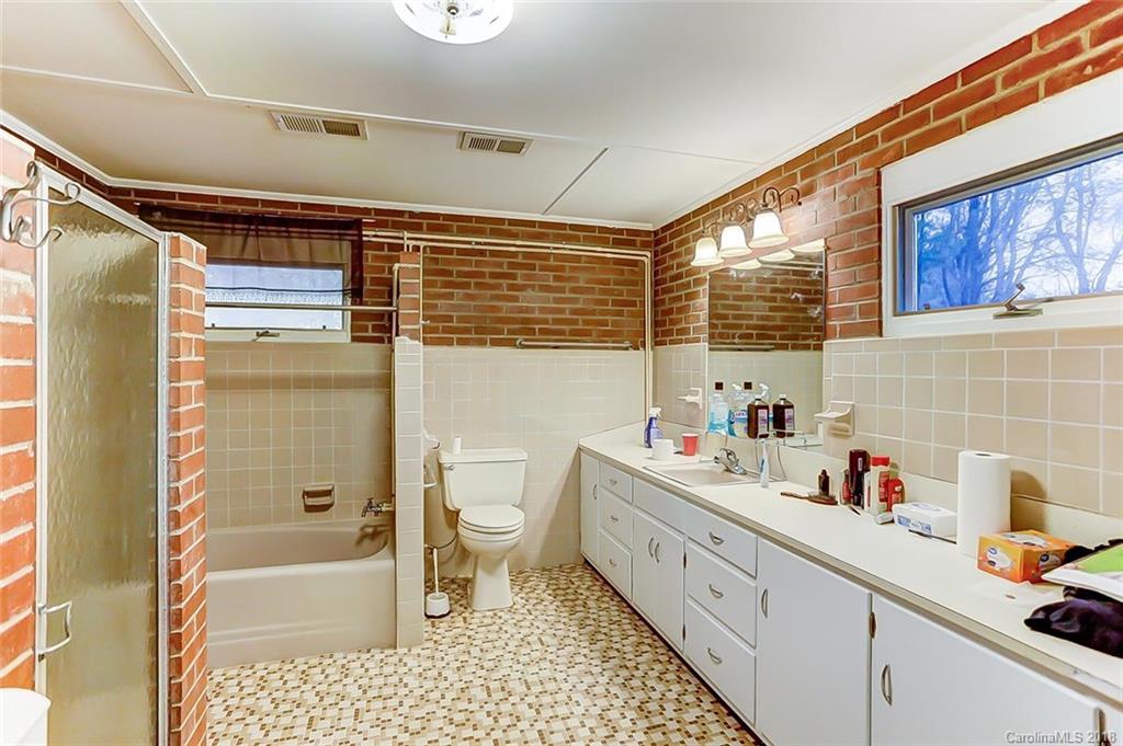 202 Forest Dellinger Road Bessemer City, NC 28016 - Photo 11 of 20 Gallery Image 11