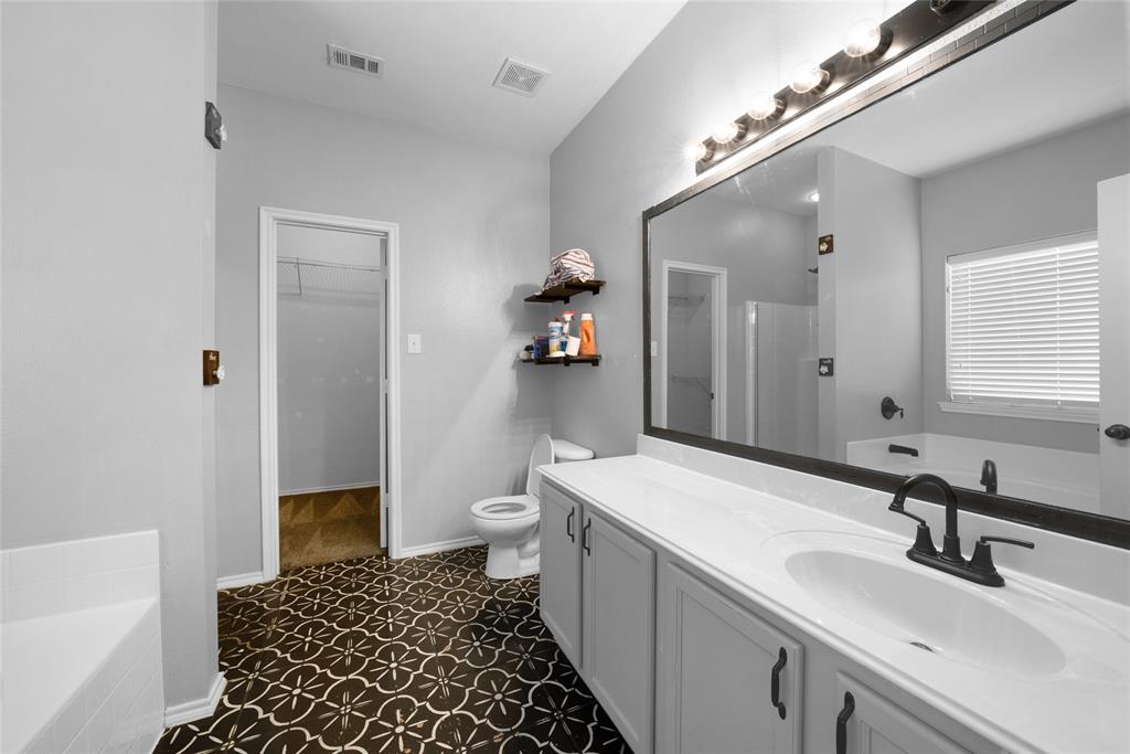 317 Sheridan Road Oak Point, TX 75068 - Photo 8 of 40 Gallery Image 8