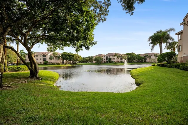 $274,900 | 4161 Coral Tree Circle, Unit 261, Coconut Creek, FL 33073