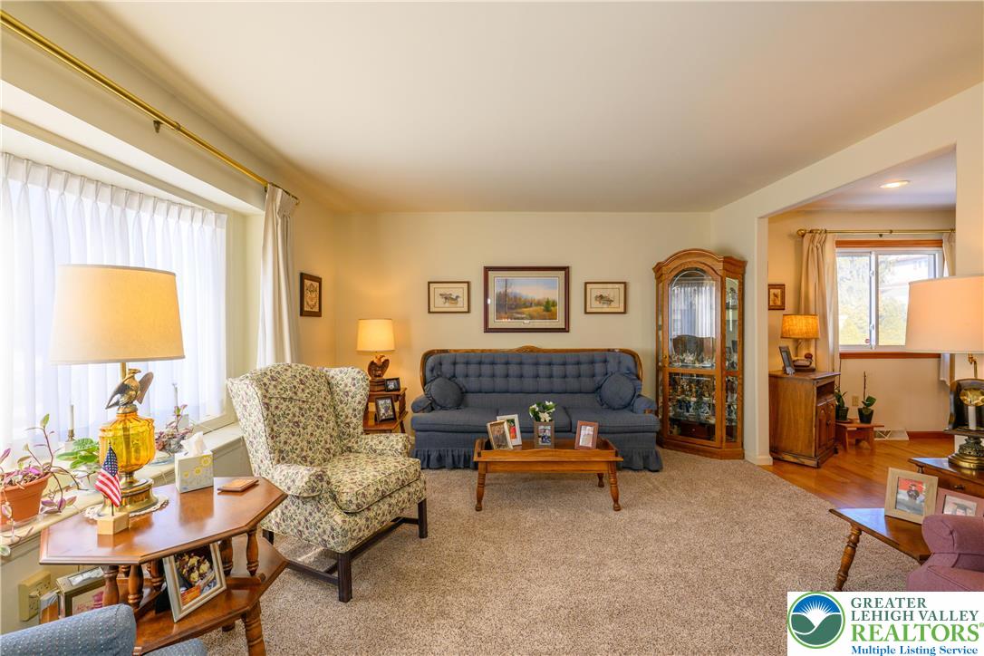 4487 Memphis Road Whitehall, PA 18052 - Photo 16 of 47