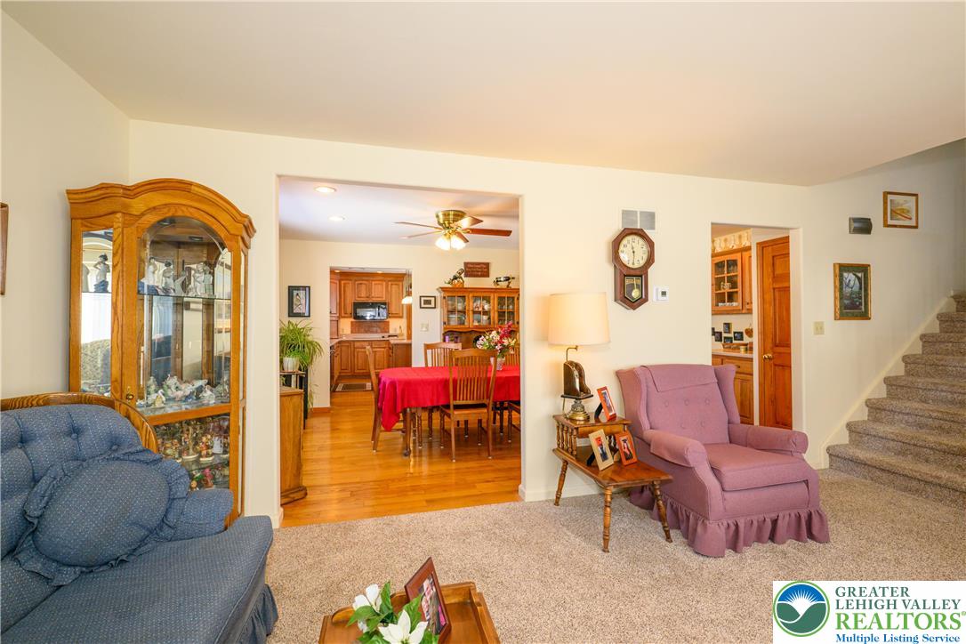 4487 Memphis Road Whitehall, PA 18052 - Photo 19 of 47