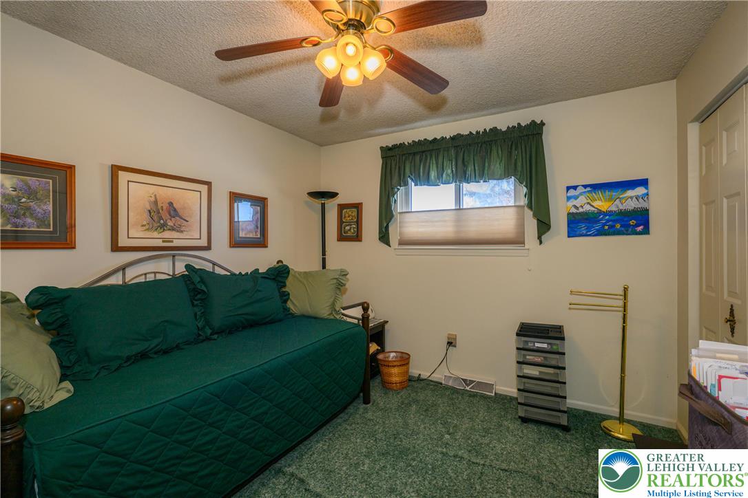 4487 Memphis Road Whitehall, PA 18052 - Photo 22 of 47