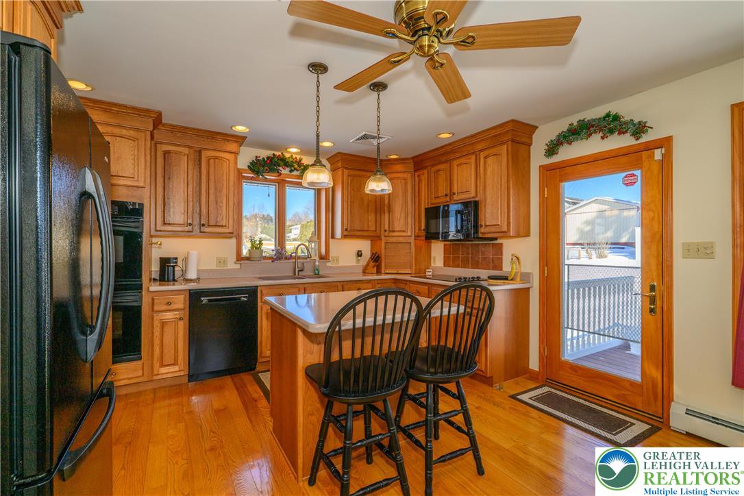 4487 Memphis Road Whitehall, PA 18052 - Photo 3 of 47