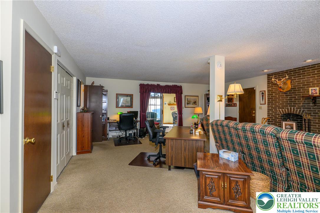 4487 Memphis Road Whitehall, PA 18052 - Photo 31 of 47