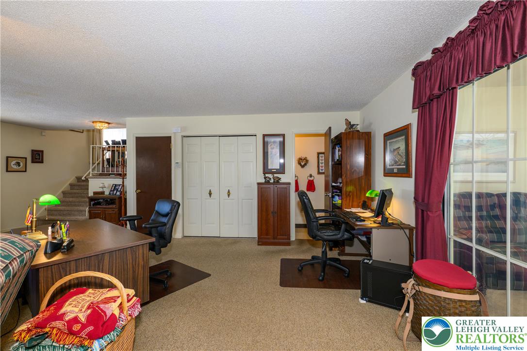 4487 Memphis Road Whitehall, PA 18052 - Photo 32 of 47