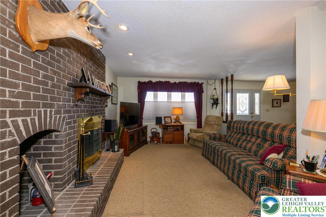 4487 Memphis Road Whitehall, PA 18052 - Photo 33 of 47