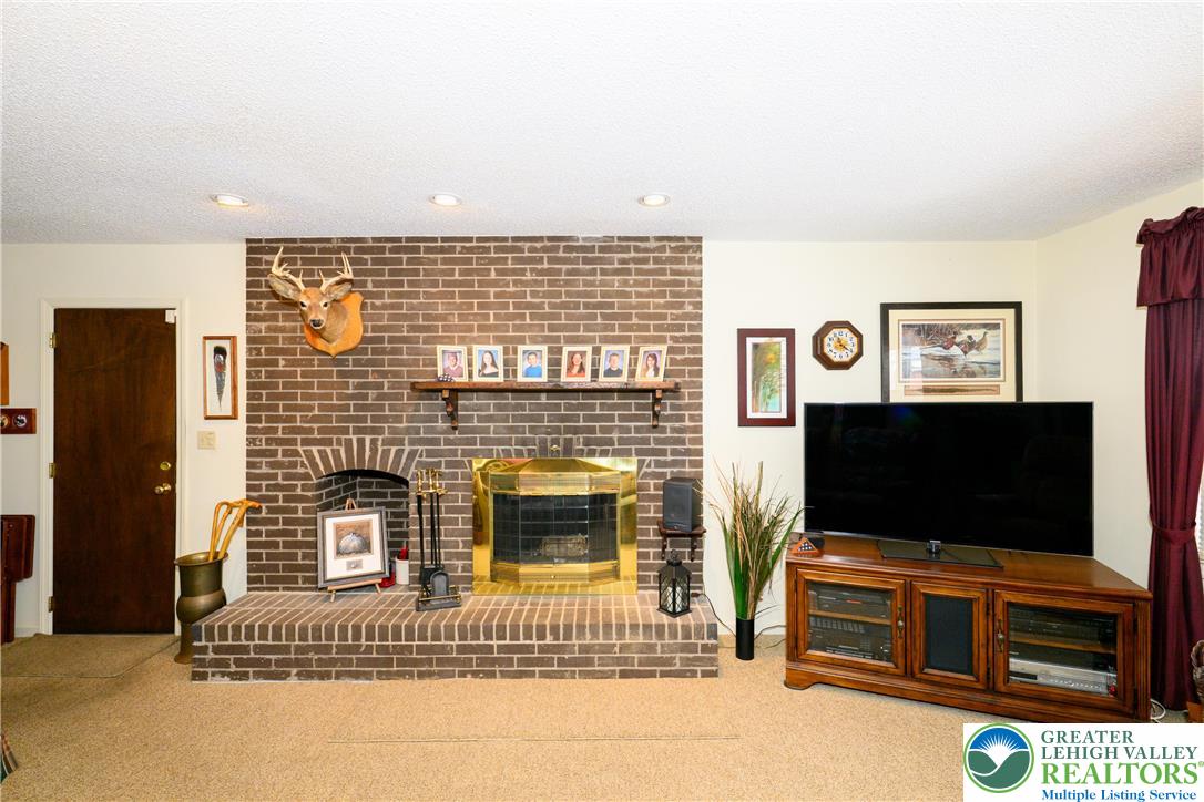 4487 Memphis Road Whitehall, PA 18052 - Photo 36 of 47