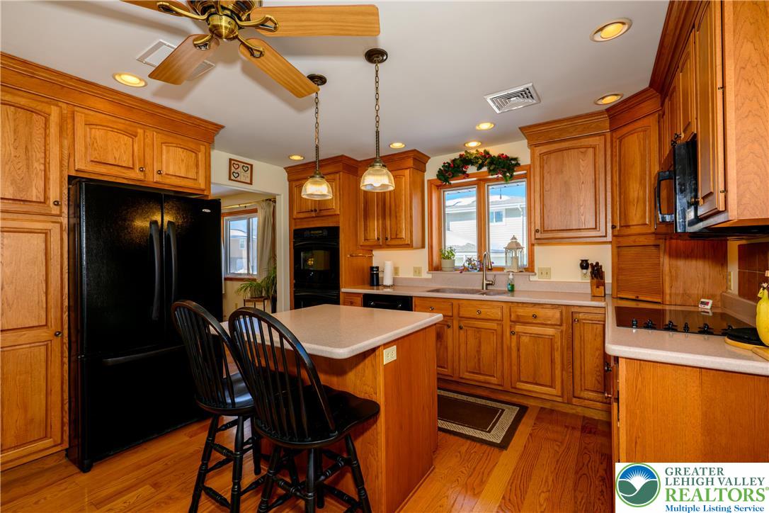 4487 Memphis Road Whitehall, PA 18052 - Photo 5 of 47