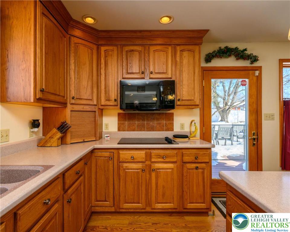 4487 Memphis Road Whitehall, PA 18052 - Photo 7 of 47