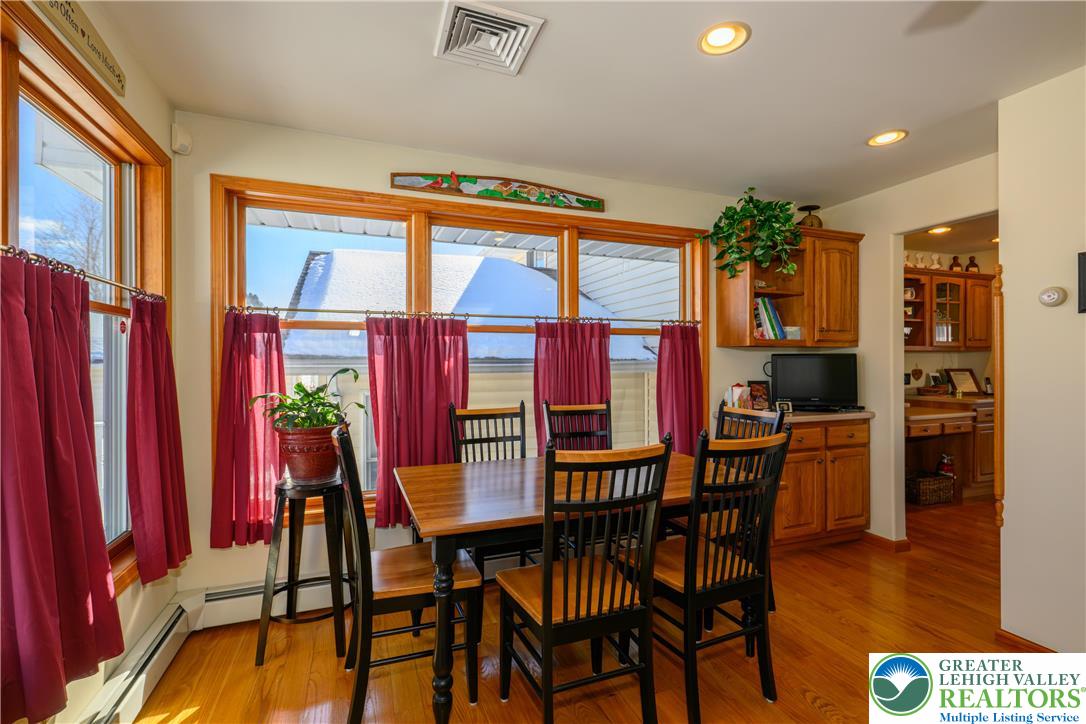 4487 Memphis Road Whitehall, PA 18052 - Photo 9 of 47