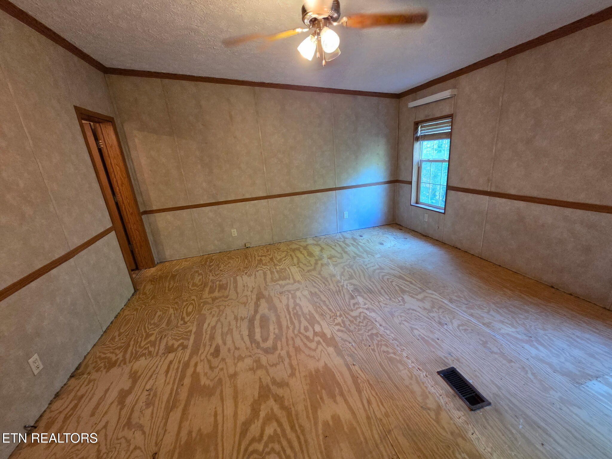 1603 Depaul Road Newport, TN 37821 - Photo 11 of 29 20260414_172626