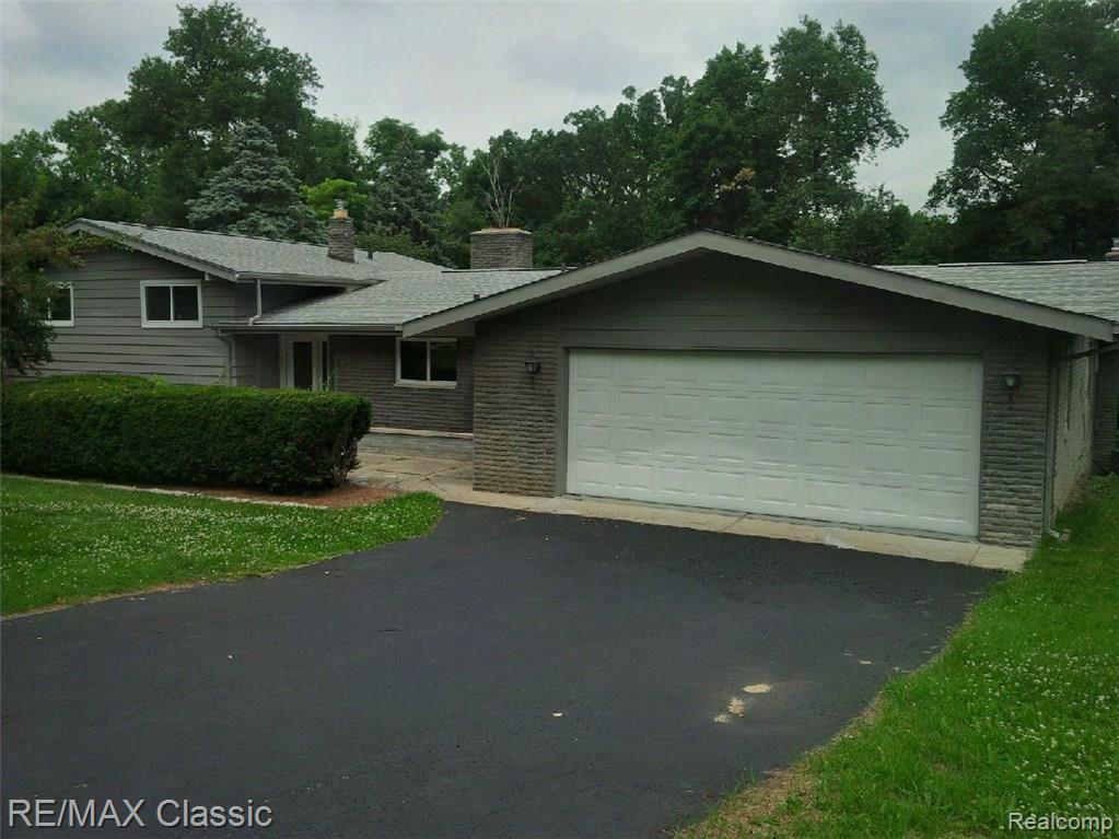 36124 Paddleford Road Farmington Hills, MI 48331 - Photo 1 of 22