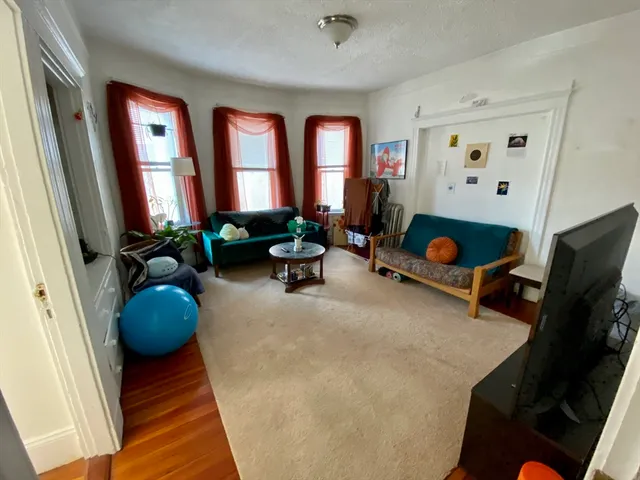$3,975 | 162 Kelton Street, Unit 1, Boston, MA 02134