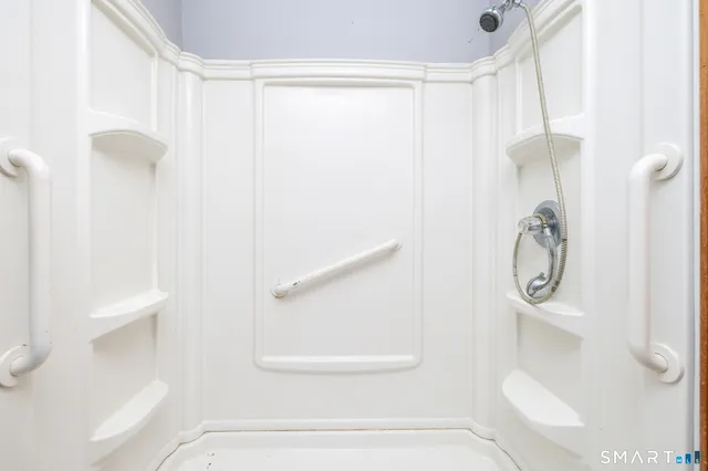 $299,000 | 32 Forest Court North, Hamden, CT 06518