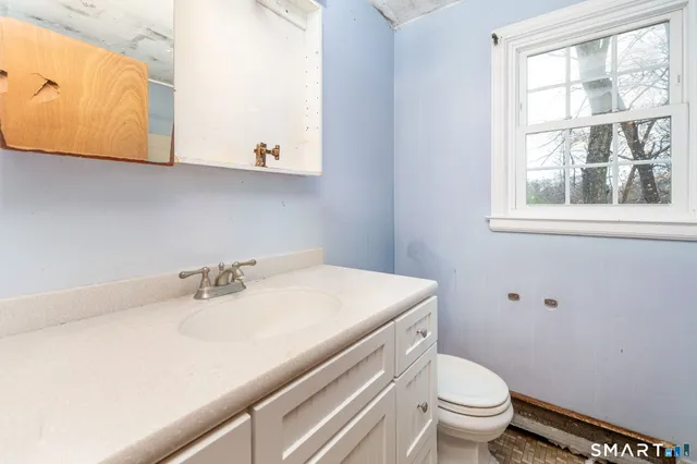 $299,000 | 32 Forest Court North, Hamden, CT 06518