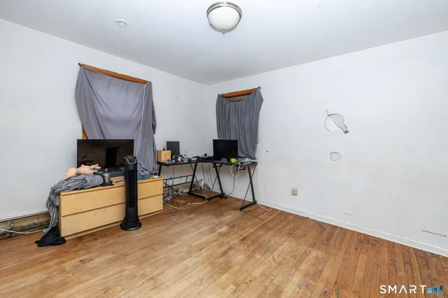 $299,000 | 32 Forest Court North, Hamden, CT 06518