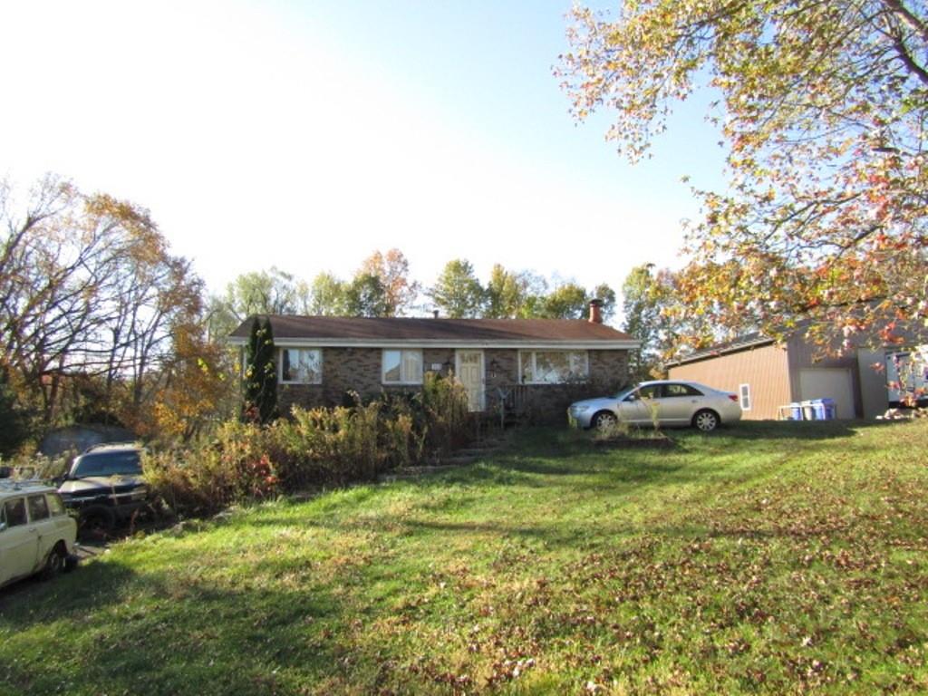 312 Leslie Road Valencia, PA 16059 - Photo 3 of 9
