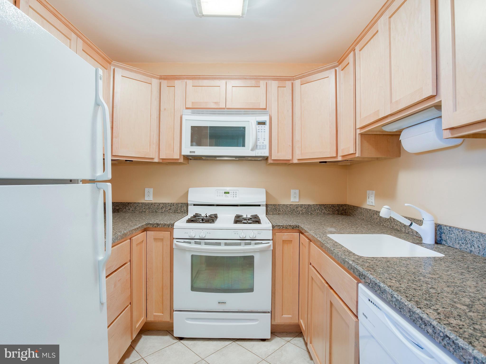 519 Epsom Road, Unit 1D Towson, MD 21286 - Photo 18 of 30 Kitchen