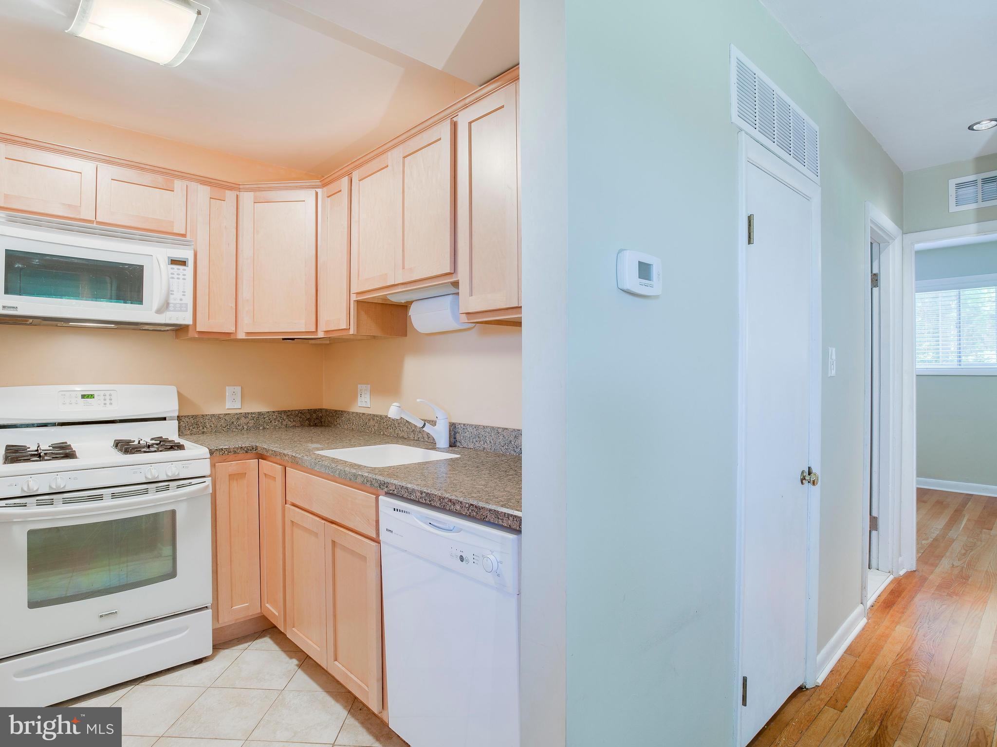 519 Epsom Road, Unit 1D Towson, MD 21286 - Photo 20 of 30 Kitchen