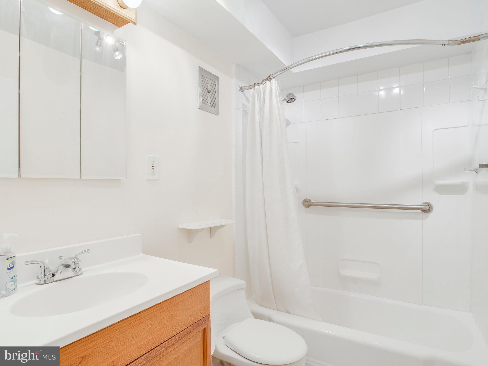 519 Epsom Road, Unit 1D Towson, MD 21286 - Photo 25 of 30 Bath