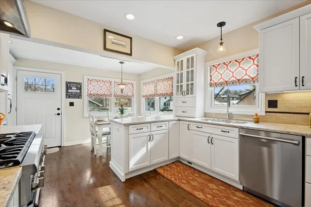 $750,000 | 644 Wesley Avenue, Oak Park, IL 60304