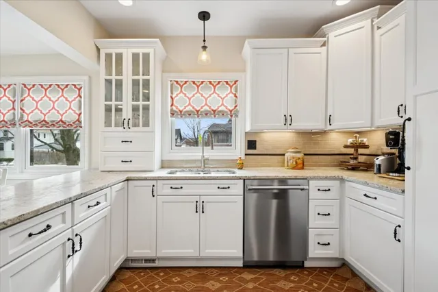 $750,000 | 644 Wesley Avenue, Oak Park, IL 60304