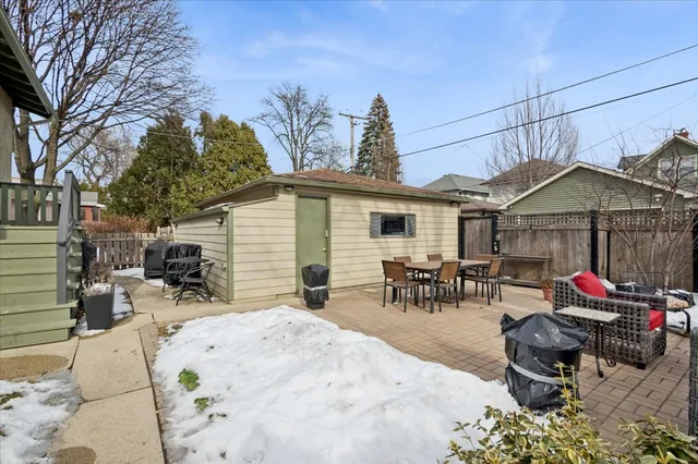$750,000 | 644 Wesley Avenue, Oak Park, IL 60304