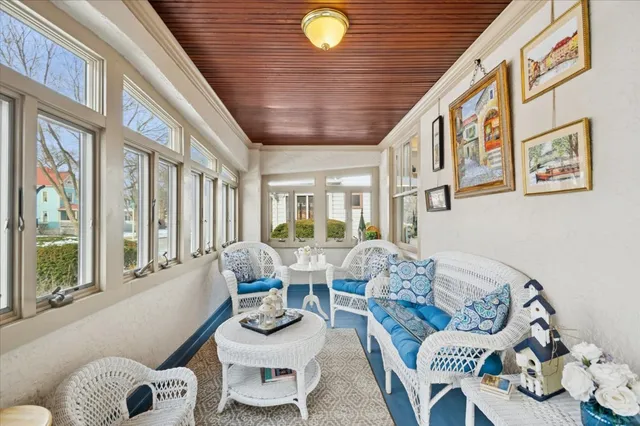 $750,000 | 644 Wesley Avenue, Oak Park, IL 60304