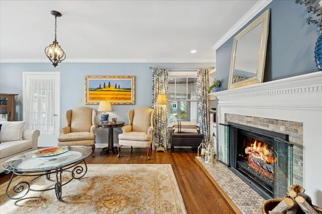 $750,000 | 644 Wesley Avenue, Oak Park, IL 60304