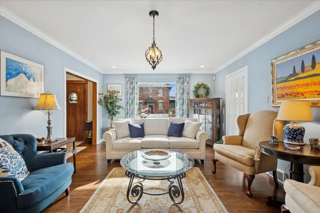 $750,000 | 644 Wesley Avenue, Oak Park, IL 60304