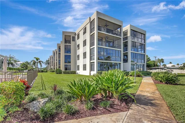 $2,500 | 150 Southeast Four Winds Drive, Unit B303, Stuart, FL 34996